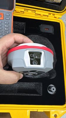 SinoGNSS T70 laser GPS receiver Integrated Full Wave Fence Antenna Technology With Internal Ground Plane GNSS RTK GPS L2PY System Enabling Accurate Land Measurement and Mapping Applications