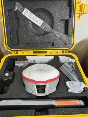 SinoGNSS T70 laser GPS receiver QZSS L5 RTK GNSS Receiver Offering Static Fast Static Accuracy H 3 Mm 0.4 Ppm V 5 Mm 0.5 Ppm Alongside External Power Supply 9.0 27.0 V DC for Navigation